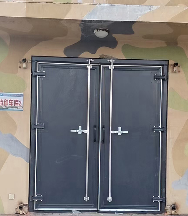 渭源工业平开门