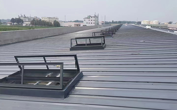 某中学室内体育馆渭源排烟窗改造项目