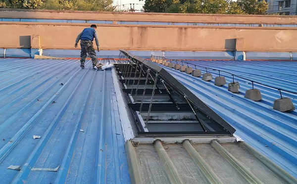 某区域性物流仓储中心渭源排烟窗系统安装项目